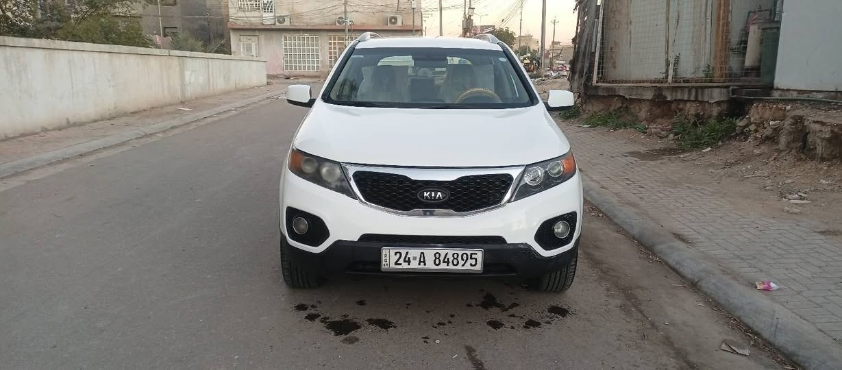 سلام عليكم اخواني عندي سورينتو موديل 2012 خليجي بيه صبغ 3قطع بدون دواخل الاستفسار *********** 
السعر 130 سياره كير محرك حدادين خير لله محرك 2400 جديد مامفتوح عدد 7راكب داخل بيجي السياره جاهزه من كلشي رقم شمالي نكليزي هزه وسنويه جدد السعر 130
