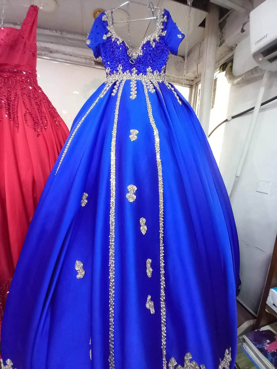 بدلات اعراس ملون مستخدم نظيف للبيع


**إذا كنت صاحب هذا الإعلان وتريد حذفه لأي سبب، رجاءا أرسل رسالة إلى الدعم الفني**