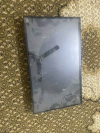 شاشة ٣٢ • بدون ريموت وقاعدة • تشغل نت