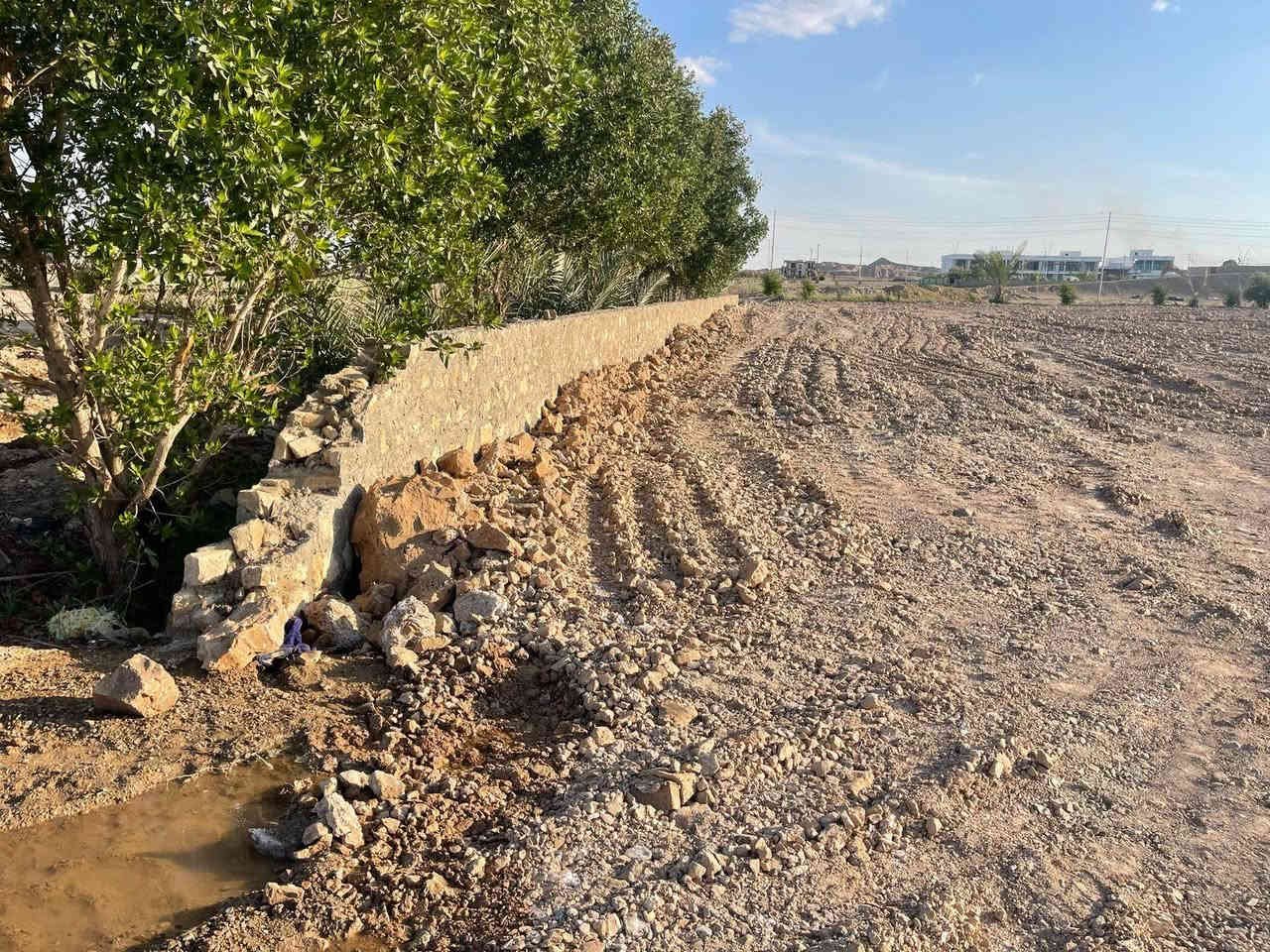 قطعة أرض سكنية للبيع
المساحة ٢٠٠٠ متر
الموقع ناحية اليرموك زنكورة قرب محطة ستار چياد
تقع على شارع ١٠ متر
منطقة سكنية متوفر جميع الخدمات
الأرض مدفونه وجاهزه للبناء والسكن
الأرض واقع حال لزمة مكفولة من اي مشكلة عشائرية 
للإستفسار الاتصال على الأرقام التالية
*********** واتساب
*********** واتساب
او مراسلة الصفحة في اي وقت نعتذر عن التأخير عن الرد في بعض الأحيان
نستقبل جميع العروض العقارية في مدينة الرمادي
ابو احمد
