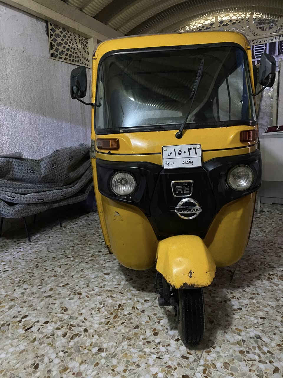 سلام عليكم شباب تكتك لبيع شرط تحويل نفس اليوم كفاله عامه مكينه وكشر بيهه طخه بسيطه جوه بكليت سنويه نكلينزي بس باقي ع لوحات كلشي شغال بيهه بوجهك الشارع موديل ٢١ العنوان مدينه صدر السعر ٧ونص ولمتعجبه يلكه احسن منهه رقم الهاتف ***********
