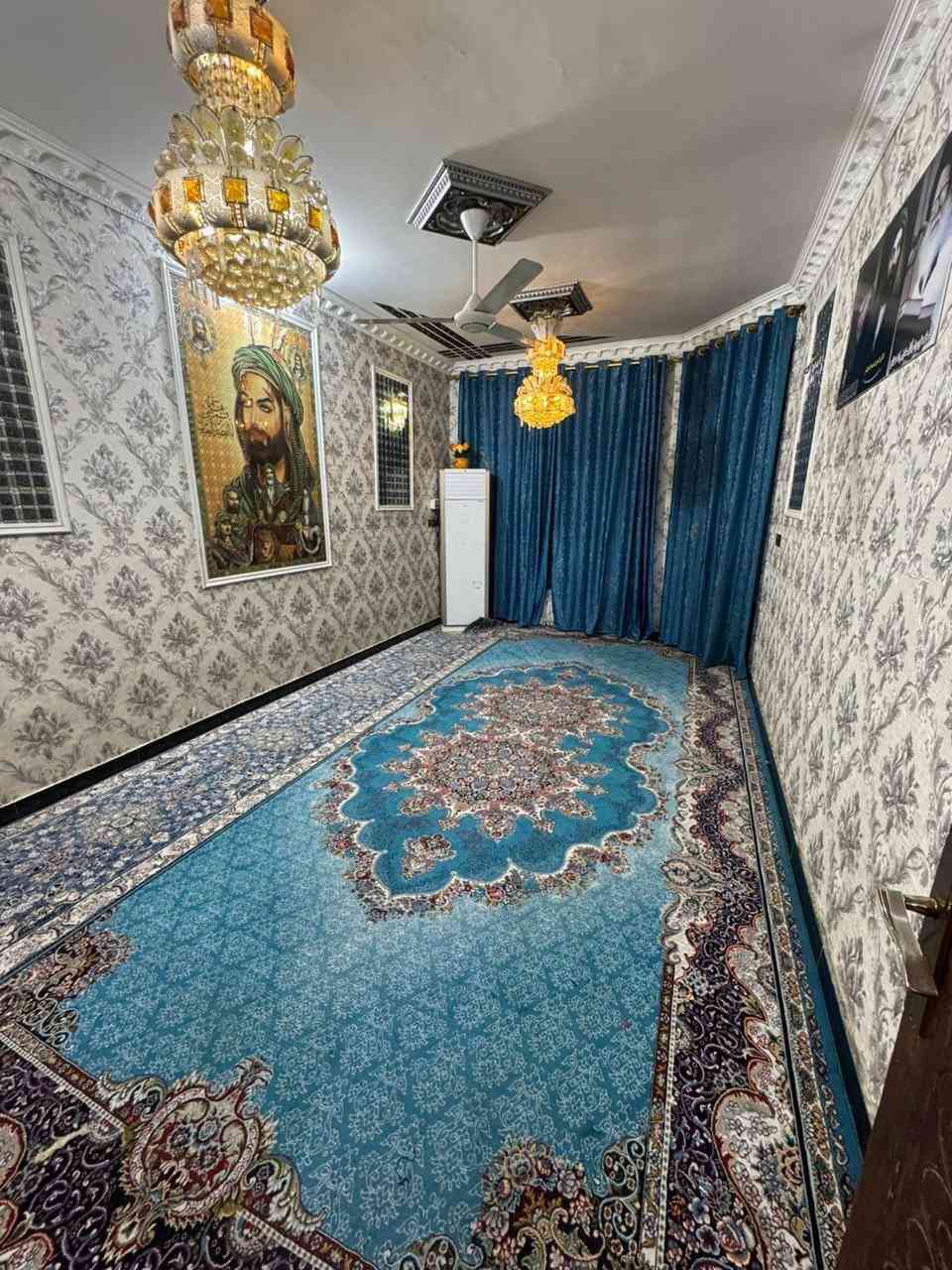 السلام عليكم بيت للبيع منطقه حي الرحمه قريب على الشماعية المساحه 150 متر 7.5*20 بناء حديث 2017 كامل %100 من واجهة الى ازغر التفاصيل ***********
