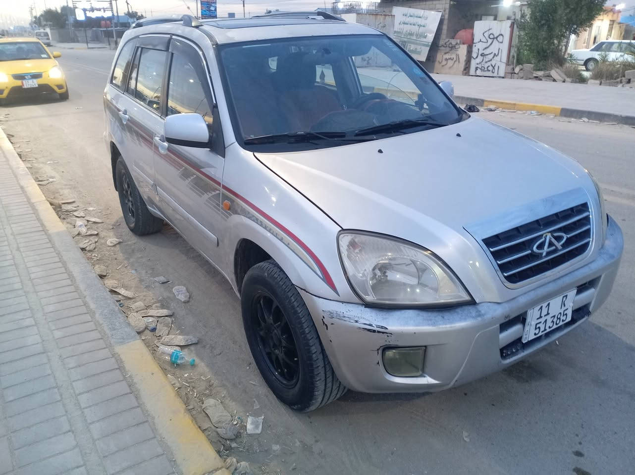 بسم الله الرحمـن الرحيـم
السلام عليكم ورحمة الله
عندي سيارة شيري تيكو للبيع
السعر 55 وبيه مجال 
موديل 2011 رقم بغداد رقم انكليزي
سنوية جديده
مكينه نظيفه كير جديد ميكانيكي
سيارة كلها على الابلاد
لا صبغ ولا ضربه تخم تاير باتري جديد وانا غير متواجد على الفيس وهذا رقمي *********** علمآ السياره موجوده في السماوه
