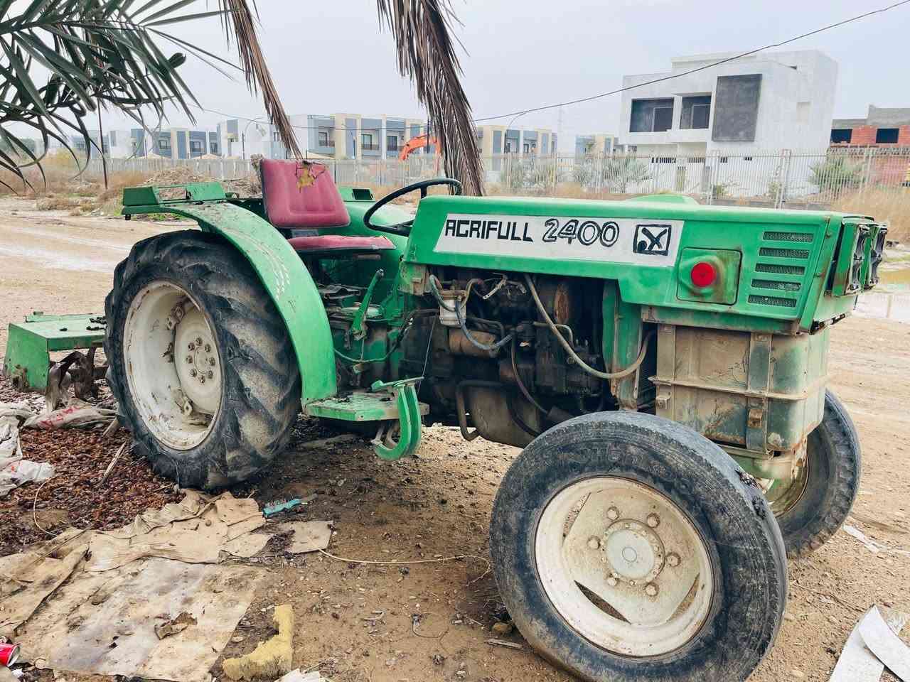 مكلف بالنشر مكينه اكرفول للبيع كير خير من الله اكسل امامي شغال بس بي نقص شفت واحد القصير رفع باور جيد جدا المحرك شغال بس بي صوت طقطقة ما يصعد دهن فجأه وحاليا شغاله  بس بيها صوت من بعد ما سوه البم والنوزل طلع الصوت المكان ديالى السعر 1750000  2 مليون إلا ربع للاستفسار الاتصال على الرقم التالي ***********
