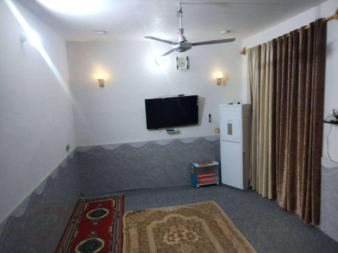 دار لبيع مساحه ٢٠٠ متر
العنوان مجمع الروان النموذجي طابقين الطابق الأول استقبال مطبخ حار وبارد وصاله غرف نوم عدد ٢ مناور ٢ مجمع صحي داخلي وخارجي
الطابق الثاني ٢ غرف نوم صاله مجمع صحي ومطبخ
الاتصال على الرقم ***********
