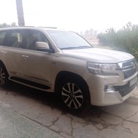 لاندكروز 2011 • ٥٧٠٠ سي سي • بغداد