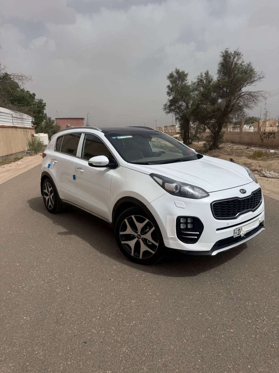 كيا سبورتج خليجي 2018 جتي لاين فول الفول اعلى مواصفات vip مال شركه الدوليه رقم بصره دولي تحويل ثاني يوم سياره كفاله عامه حتى الدعاميات برغي مامفتوح بيه من كلشي عله وضع الشركه ماشيه 86 الف فقط صار بيه طخه بجاملغ الامامي بسيطه وصبغت ربعه سياره جاهزه من كلشي كارتون جديده  مكينه 2000 دوش مكينه كير حداديه تخم تاير تبريد كله كفاله وغرفته جديده كلش ارضيه مدوشمه جلد  مواصفات السياره شنو بالك بيه 
بانوراما 
كشنات جلد كنتارا 
دشبول خياط جلد
ستيرن رياضي 
داخل السياره مطعم كروم 
تبريد لمس
نظام منحدرات جبلي 
شاشه بلاد وكامرات دواره
نظام سماعات بتس
شفتات ستيرن رياضي
ويل كروم 19 
بكلايتات ولايتات ال اي دي عدسات
كشنات حار بارد كلهن كهرباء
سايد بريك بصمه
اوتو هولد
حساس امامي خلفي
صندوك كهرباء 
3 انظمه قياده 
مرايات كهرباء شفط 
بصمه تشغيل وبصمه بيبان
إشارات ترحيب دخول ذكي 
قياده اليه خزن
لايتات 3 عدسات زنون بعد هواي مواصفات 
السعر 175 الشراي يتصل ويتدلل مكاني البصره 
*********** Singapore
