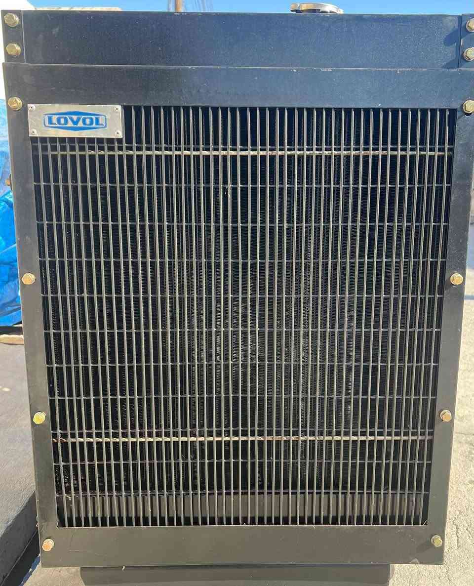 سلام عليكم للبيع مولده بلادي أوربي نوع بيركنز  65 كيفي عدد ساعات التشغيل العمل 200 ساعة شاشه اوتو موديل 2015 ملاحظة مولده مصنوع وارد بريطانيا سعر اتصال على رقم ***********
***********
