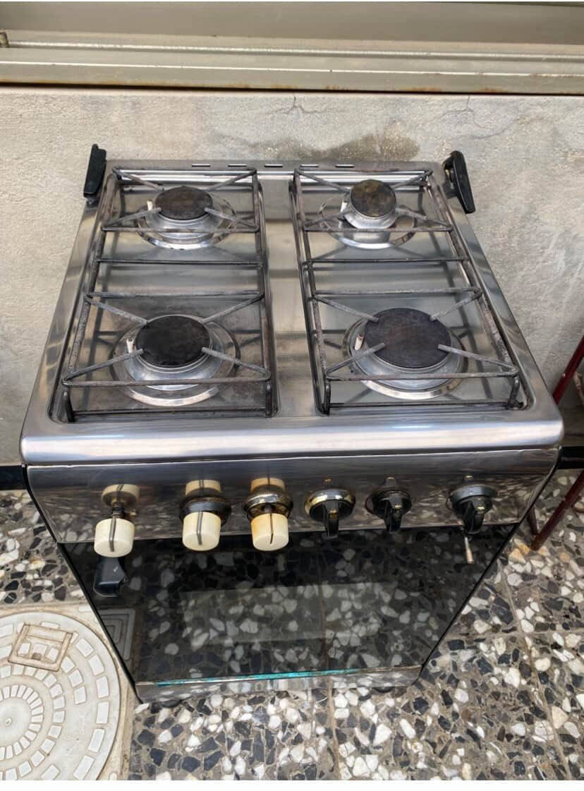 طباخ ٤ عيون فرن شغال وعينين شغاله باقي العين يرادلها شغل بسيط وتشتغل للبيع مكان الدوره اطيني سعر واخذو


**إذا كنت صاحب هذا الإعلان وتريد حذفه لأي سبب، رجاءا أرسل رسالة إلى الدعم الفني**