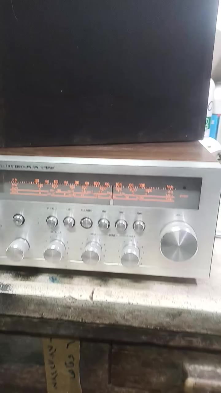 السلام عليكم رايزنك راديو شغال والمسجل يرادله قايش رقمي ***********السعر 75
