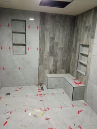 مطلوب كواد سيراميك جدار وأرضيه. ماده لاصقه  في موقع داخل بغداد وشرط ال...