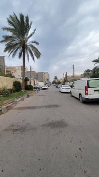 🔴 للبيع في السيدية 🔴 قطعة أرض مميزة 📐 المساحة: 102 متر 📏 واقع الحال: 1...