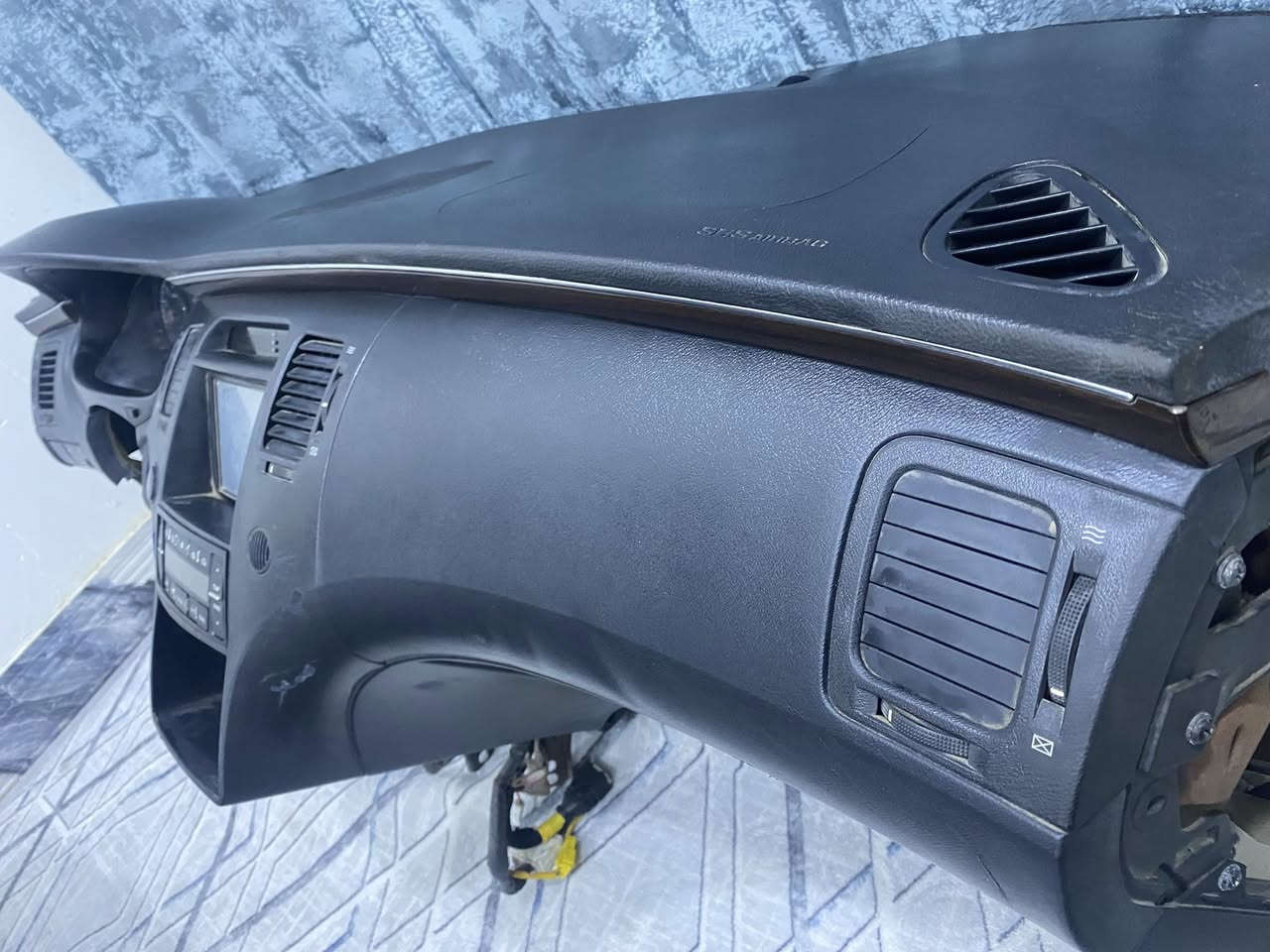 دشبول ازيرا لون اسود تفصيخ حاوية يرهم من موديل 2007 إلى 2010
العنوان النجف الاشرف ***********
