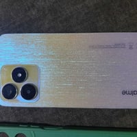 ذاكرة ١٢٨ • رام ٤ • شاشة مبدلة