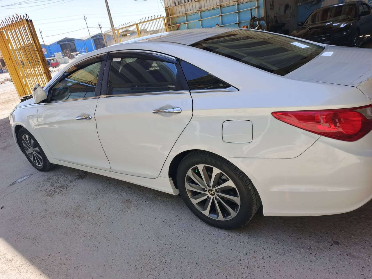 سلام عليكم
سوناتا 13خليجي 
مكينه2400دوش شفتات ستيرن تحكمات تبريد قطعتين 
سياره جاهزه من كلشي كفاله عامه رقم وسنوية وهزه جدد سنويه 2032 السعر 128
العنوان بابل ***********
