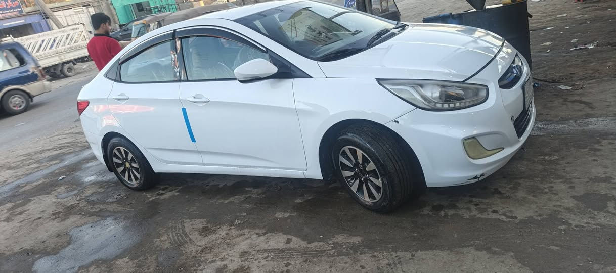 سياره البيع اكسنت 2015 مصبوغه عام مقفوله من الضربه مكينه 1600 نظيفه حلوه سياره  مكينه مقبولات سعر 85 ***********
