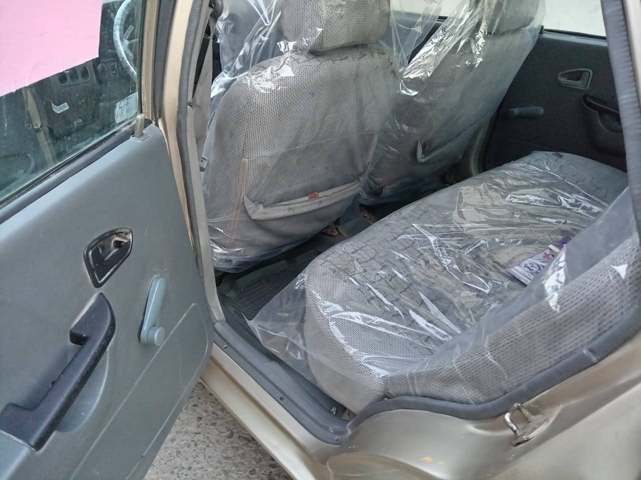 السلام عليكم شباب للبيع سايبا خصوصي موديل ٢٠١٤ لون مميز رقم بغداد انكليزي سياره نضيفه وجاهزه مكينه وكير جديد صدر أمامي خلفي جديد تخم تاير جديد تبريد شغال بدون نقوصات السياره كانت صفره وغيرت لونه وحولته خصوصي مكاني بغداد السعر ٣٨ ورقه وبي مجال للاتصال***********
