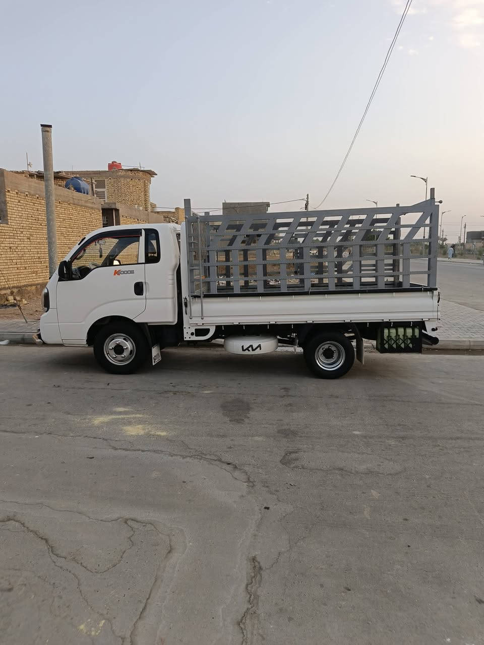 سلام عليكم شباب درع ستيل امامي للبيع وصندوك دباب للبيع مكاني واسط مركز المدينه متواجد خاص والاستفسار الانتصال على رقم ***********
