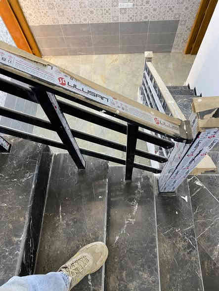 منزل للبيع المساحه 105م الواجهه 5.25م النزال 20م الموقع ضباط البنوك قرب جسر البنوك تحتوي على كراج واستقبال ومطبخ وخدمات و3 نوم نظام سويت واجهه حجر ارضيه مرمر للاستفسار 

***********
***********
***********
