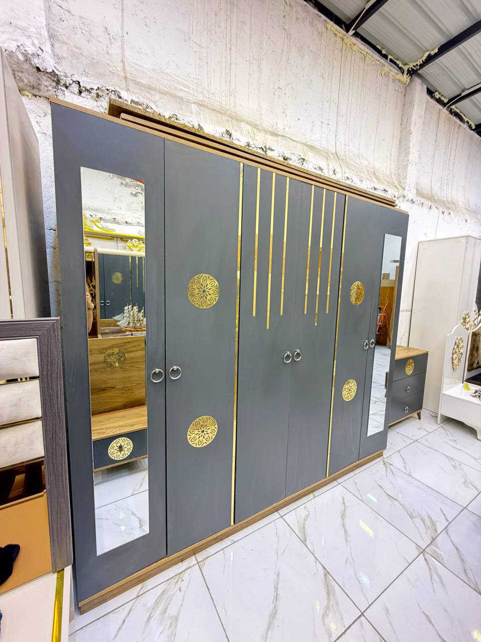 غرفة نوم مستخدمة مضافة 90‎%‎
عدد القطع 5
نضام بيبان 
سعرها /650وبيه مجال ***********
شد و نقل داخل بغداد مجاني
