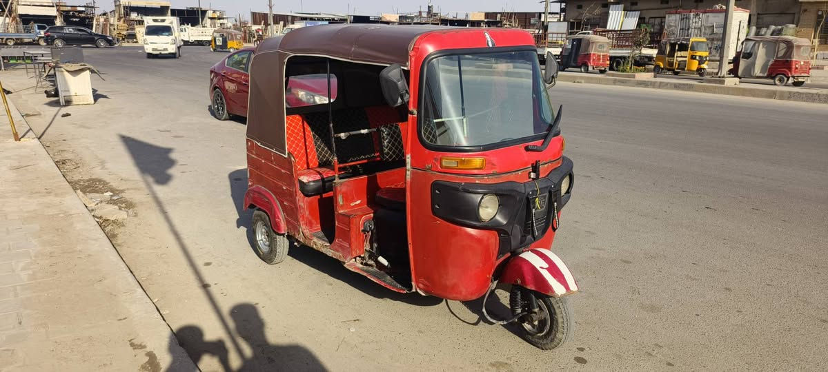 تكتك للبيع موديل 18 مكينه 20 مكان بغداد مدينه الصدر *********** سعر ٣ ونص مستعجل للبيع شراء يتصل
