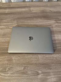 Macbook Pro M2 256 GB Hard 8 GB Ram Battery 96% Cycle 78 13 inch ملحقا...