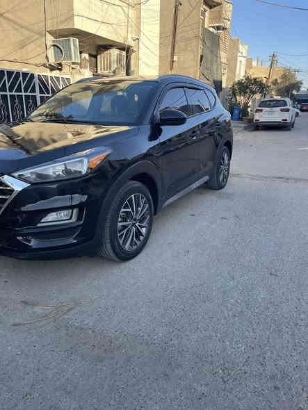 سلام عليكم 
هونداي توسان ٢٠٢١ وارد امريكي 
محرك ٢٤٠٠ gdi
رقم بغداد مشروع وطني وبأسمي
ماشيه ٥٨ الف ميل 
سياره جديده حادثها  البنيد مبدل والجاملغ مصلح بارد
ايرباك ستيرن طاق فقط السياره كلش جديده 
مواصفات السياره فول عدا الجلد والسلايد 
بصمه 
رادار امامي 
رادار جانبي
شاشة وكامرة دوارة
مانع تصادم 
نقطه عمياء 
مود درايف
اوتو هولد
كشنات امامي هيتر 
كشن السائق كهرباء
هاند بريك بصمة
تبريد قطعتين 
وبعد هوايه مواصفات 
مكان السياره بغداد / بغداد الجديدة
سعر السيارة ١٧٧ $ وبيها مجال بسيط 
للاستفسار لاتصال على الرقم 
***********

