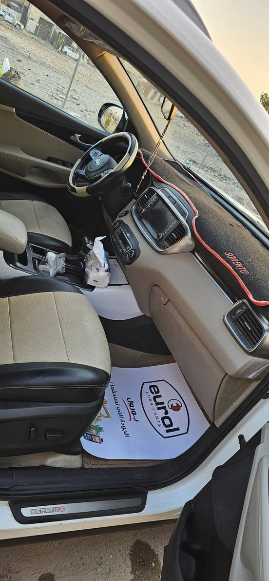سورنتو خليجي 2020 محرك 6 سلندر
مواصفات الدوليه معروفه مكفوله من كلشي 
بيه بس بارد بحافه البنيد مرفق بالصور
رقمه بغداد بأسم الوالد 
ماشيه 42 الف 
مكان السياره بغداد  حي الجهاد 
موبايل ***********
سعر ٢٧ الف دولار 
270ورقه

