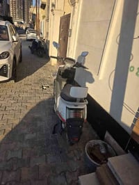 دراجة للبيع اخت الجديدة بس صارلي شهر تاركها لان التاير مشكوك وبسعر منا...