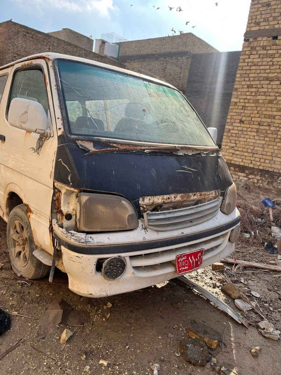 فتون ٢٠٠٩ للبيع السيارة مكينة جديدة بس متروكة صار سنتين ابيع برميل حديد
مكان السيارة الديوانية الزهراء يم مدرسة الشمس 
الرقم ***********
