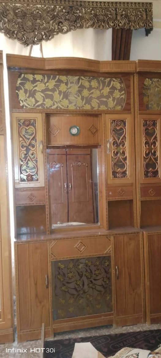 من رخصة المسؤول يوجد غرفة نوم خشب صاج عراقي 6ابواب ملحق للبيع السعر ٨٠٠وبي مجال العنوان الرمانة البوعبيد الاستفسار ع رقم ***********
