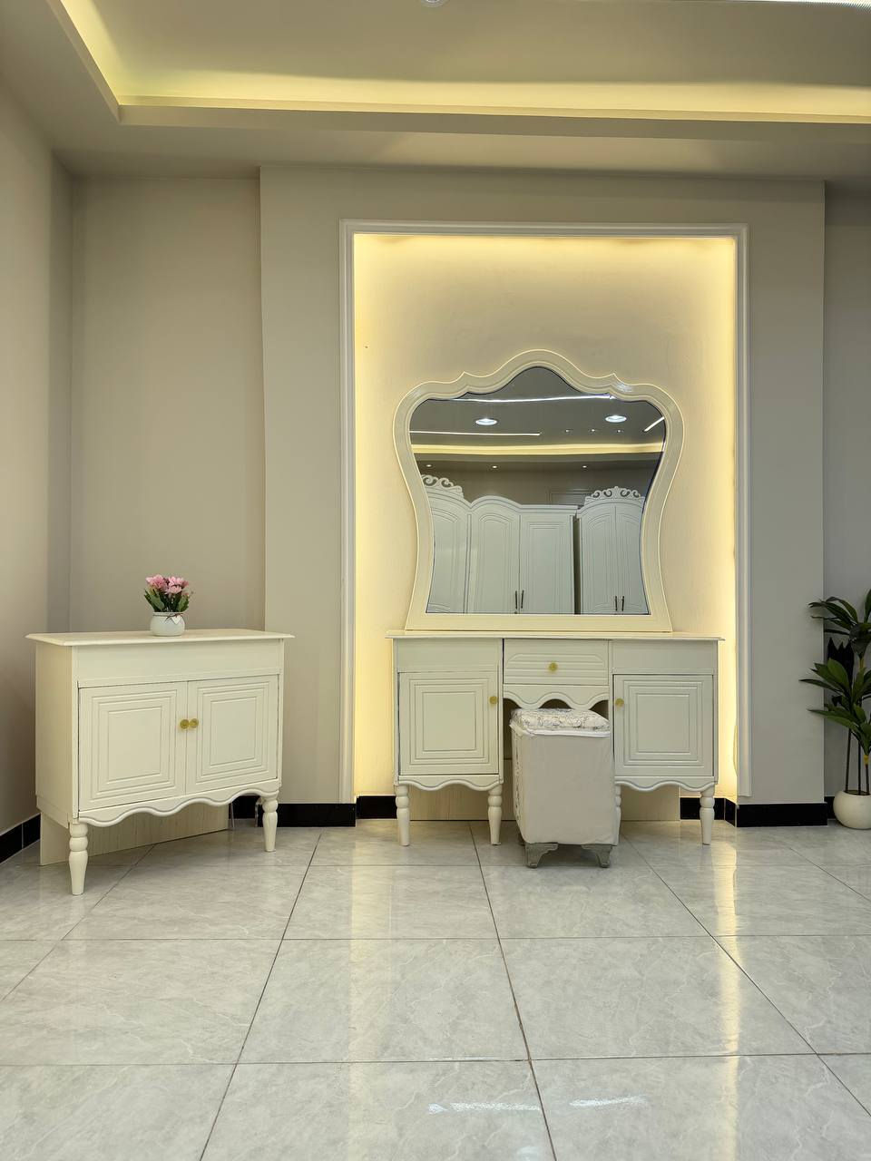 بس شوفولي الجديد  آلجمِآل  آلتࢪتيبُ  لآنآقهۛ آلغࢪفهۛ هۛيهۛ تحجي
دࢪ࣪آين قࢪيبُ لتࢪکِي  نجآࢪة عࢪآقيهۛ عيو໑َني
 8 قطع لغࢪفهۛ 
آي آسّتفسّآࢪ خِآصِ و໑َبُخِدمِتکِمِ عيو໑َني ❤️


**إذا كنت صاحب هذا الإعلان وتريد حذفه لأي سبب، رجاءا أرسل رسالة إلى الدعم الفني**