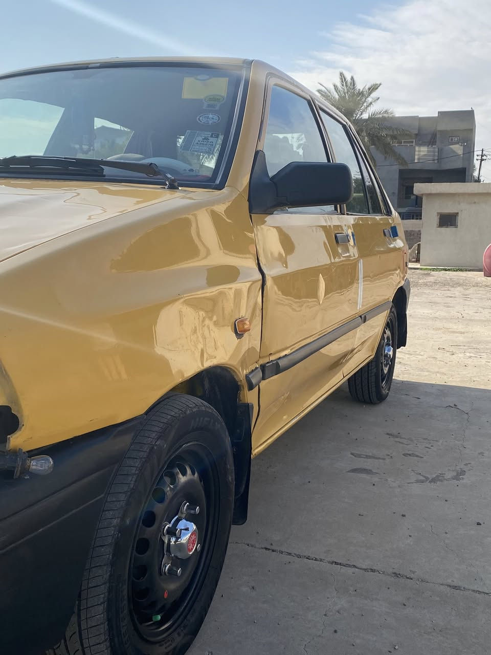 اسلام عليكم شباب سياره سايبه للبيع موديل 2013   بسمي تحويل ثاني يوم   السياره خير من الله حلوه وكاعده ونضيفه  بيها طخات بصيطه بل جاملغات مثل ما واضح بل صور الساره كلها بلاديه  بس شواصي معمره تبريد شغال تخم تاير  شاشه كامره كلها شغاله  تجي وتشوف بعينك مكان السياره بغداد السعر 32وبيها مجال بصيط استفسار ***********
