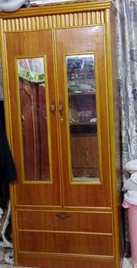 زاوية كبيرة الحجم للبيع السعر 150 07881662293