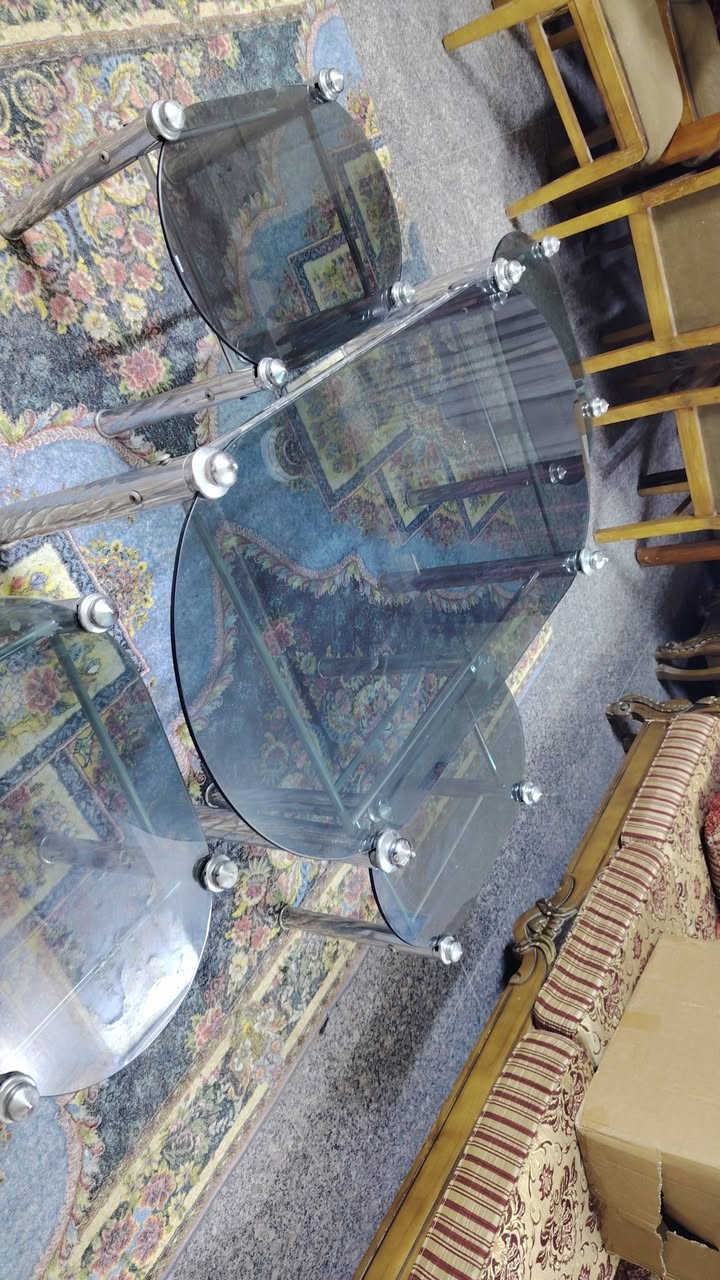 السلام عليكم ميز جام حراري ثقيل تكمه مع اربع طبلات كلش نظيف باب اول سعره 150 مكاني بغداد البياع رقم الهاتف ***********
