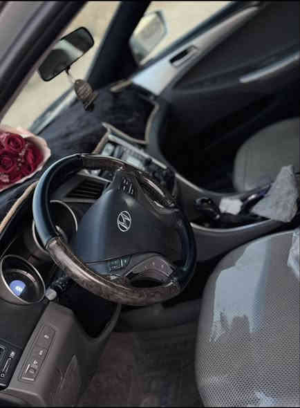 السلام عليكم سوناتا للبيع 2011
رقم انبار دولي التحويل مباشر 

امريكي مضلع لون سلفر .

محرك. 2400.   دوش.   

كير.    محرك.    صدر.    تبريد.    

جاهزه من كلشي.     شرط الفحص 

الك الفحص. سنويتها 2030. 

مكاني الرمادي _خمسة كيلو

السعر.   90$. وبي مجال 

رقم هاتف.  ‭0787 878 1033‬ موجود ع واتس
