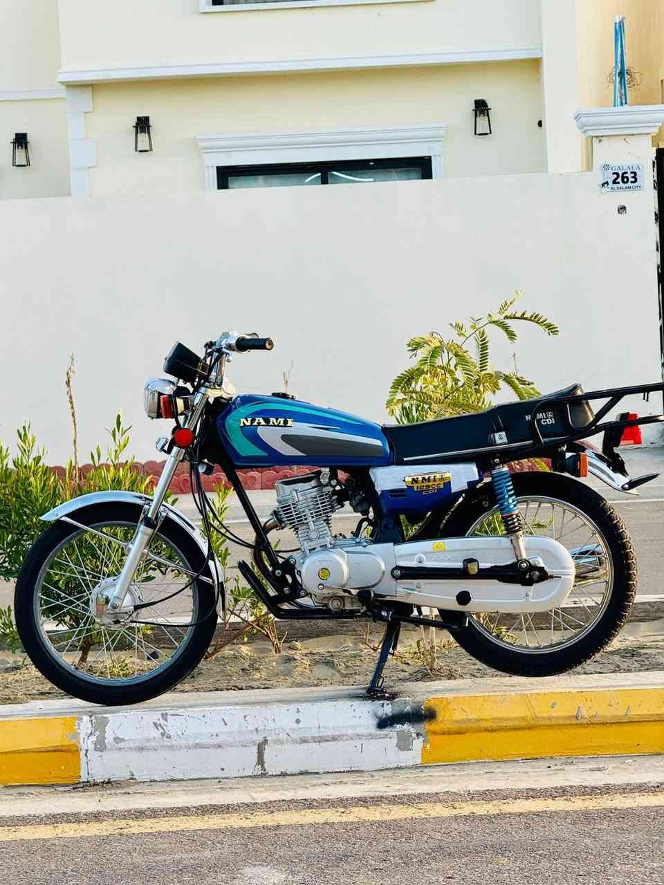 سلام عليكم دراجه للبيع شلامجه مديل22 مطابق كله اصل7اوراق اصلي نضافه100/100 اليدور نضافه وعدله بشارع يجي يمي هذ رقمي اخيك مو شراي لا تتصل ***********
