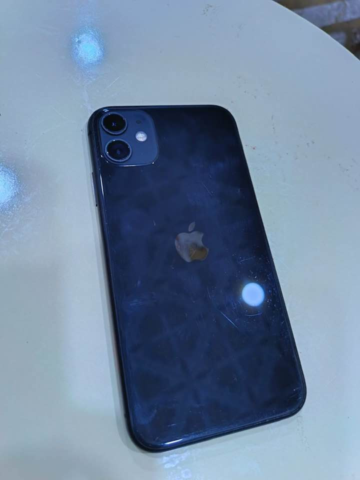 ايفون 11 عادي ذاكره 64
مبدل بطاريه اصليه. وشاشه. اصليه. والشاشه. صار بيهه كسر. 
 للبيع او مراوس. مكاني. حي ميسان.


**إذا كنت صاحب هذا الإعلان وتريد حذفه لأي سبب، رجاءا أرسل رسالة إلى الدعم الفني**