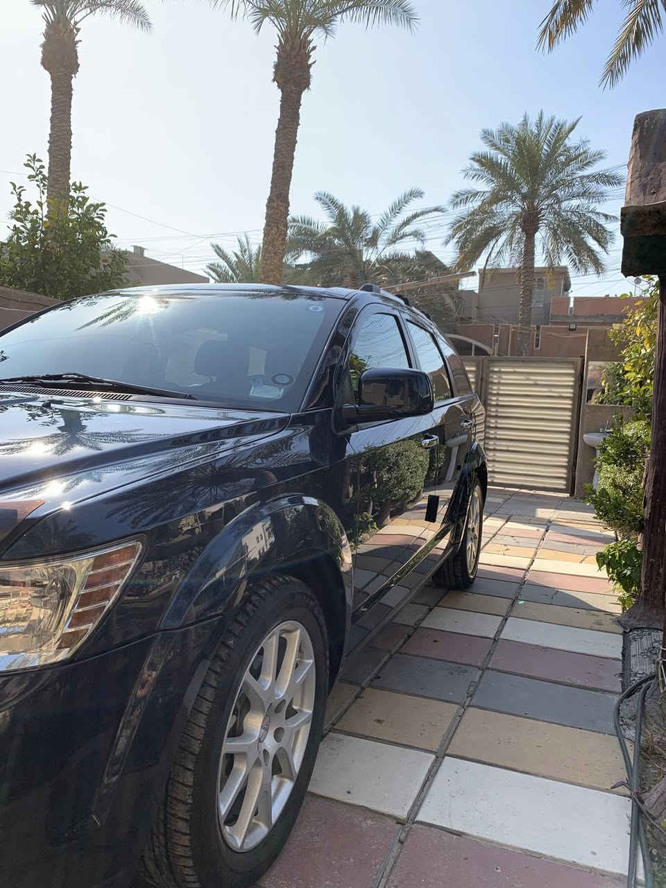 سلام عليكم دوج 7 راكب السياره فول موديل 2013 
3 قطع تبريد تحكم خلفي  شاشه وسط كشنات تدفئه تبريد السياره 6 سلندر Rt السياره خير من الله تاخذه ربع ما تصرف عليها مال بيت السياره كفاله عامه تحويل ثاني يوم  هسه يلا ماشيه بلـ خمسينات المكان بغداد قرب جامع النداء الرقم *********** متواجد واتساب
