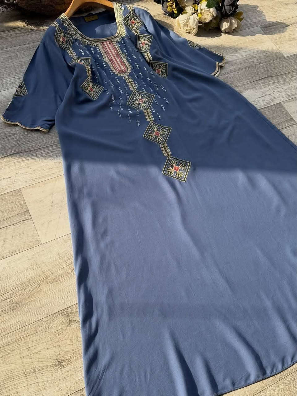 #تكــــــــــررااااار_ووووووصـــــــل
راحة تلبسينها… وأناقة تشوفينه🙂🤍😊
اختيار مثالي للبيت ولمّات العائلة ❤️🌺🦋🐅
😌👗 دشداشة كشمير تطريز هندي أصلي 
قياس 2x_3x_4x_5x
#سعــــــــــــــــــــــــــــــــــــر10
يوجد توصيل داخل المسيب الفين دينار 
يوجد توصيل محافظات


**إذا كنت صاحب هذا الإعلان وتريد حذفه لأي سبب، رجاءا أرسل رسالة إلى الدعم الفني**