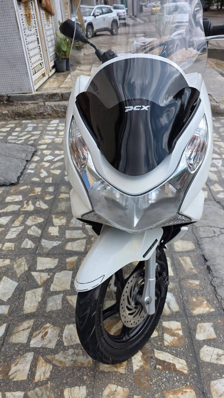 السلام عليكم PCC جيل الاول ياباني مرقم بغداد مشرو وطني رقم انكليزي بسمي تحويل ثاني يوم هزه جديده محرك 125ccمواصفات 150 شوتة جبيرة ماشية 26 .سويجات عدد 2 مواصفات حساس زدحام حساس ستان دراجة مكفولة ومزاده موجود العنوان بغداد/***********
