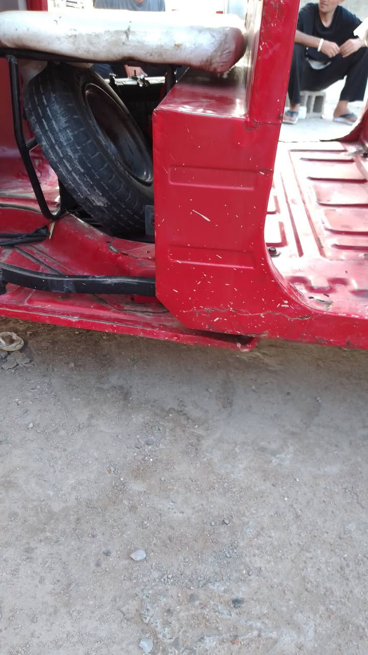 سلام عليكم  تكتك مكفوله منصبغ ولمعجون وراق صولي مديل 18 ***********
