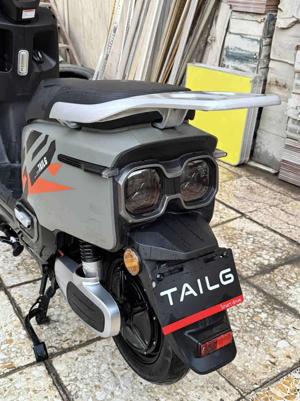 السلام عليكم دراجه شحن ريان ام عيون vlp دراجه تجي بصمتين 6 بطاريات كبار الدبل شحنه وحده تمشي 50 كيلو دراجه مابيه ولا شخط وصل شراء موجود ماخذه من فوجي دراجه تجي بيه بلوتوث اربع اشاير عالي ناصي مكاني بغداد الغدير ساحه ميسلون اللاتصال ***********
