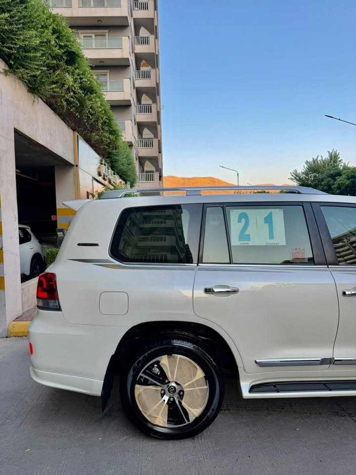 ‎تويتا لاند كروز _ موديل _2021 _  VXR
‎موصفات ليكزز. فوول
‎محرك.(5.700.ليكزز)

‎بسم الله الرحمان الرحيم

‎ملاحظه رجائن سياره (بدون مراوس)

‎تويتا لاند كروز موديل (2021)  
‎سياره مواصفات VXR سياره (8.5.700) سلندر
‎سياره كفاله عامه دعاميه لي دعاميه 

‎بدون صبغ +بدون شخت + بدون حالوب 
‎بدون رمل  _ بدون حصوه+حتا دعاميات 

‎سياره (5.700-V8) سلنده ر 
‎سياره ماشيه (50) الف كيلو فقط حقيقي
‎٤ اطارات و ويل جديد حلو بدوناي نقص 
‎سياره مواصفات (VXR ) ماشاالله حالو 

‎محرك + گير كل بشرت مامفتوح 
‎بدون صوت + بدون دخان 

‎( مواصفات) 
‎( صلايت + سلاجه كوشنات تدفيه + 
‎كوشنات كهرباي ٣ دگم _ حاساس خلفي و امامي_ بصمه + ٥كاميره + ٨ ارباگ + مرايات شفط + لايتات زينون+سندوق شفت+كيج ليكزز+داغل بيجى+كشن تتفيه و تبريد + ستيرن سخان +دابل اكسل شحن موبايل)

‎تحويل بشرت مباشر حول كل جديد
سعر (٥٨٨)$
‎مكان سياره سليمانيه 
‎رقم (***********)
