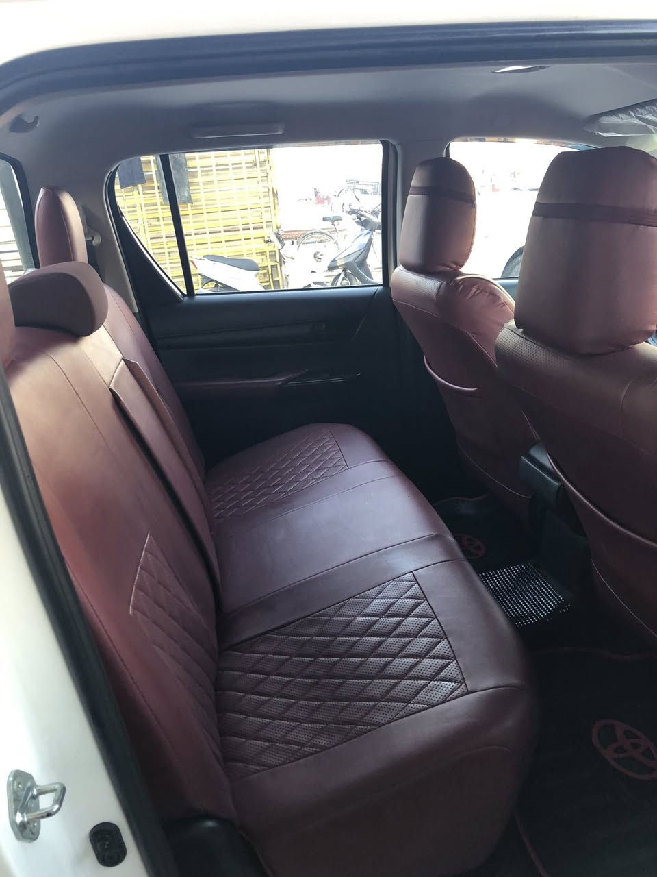 السلام عليكم تيوتا موديل ٢٤ كير عادي ماشيه ٢١ باسمي العنوان بغداد *********** الشري ياتصل
