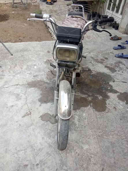 السلام عليكم دراجة ايرانية 5كير والسعر 250 المكان بغداد بياع الشهداء الرقم ***********
