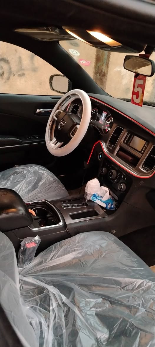 دوج شارجر للبيع مديل 2014 وارد كندي كفاله من الكص ولضربه حاويه متومه نكليزي طبق سنويه لل 30مكينه كير كفاله 3600 تبريد تدئفه امامي خلفي سياره جاهزه حداده تخم تاير كله جديد مانقصها شي سعر 72 مكاني بصره خاص مفتوح


**إذا كنت صاحب هذا الإعلان وتريد حذفه لأي سبب، رجاءا أرسل رسالة إلى الدعم الفني**