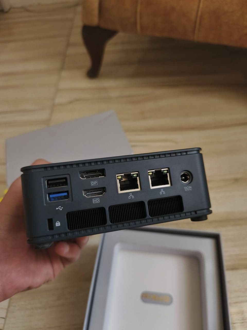 MINI PC GMKtec M6 
معالج Ryzen 5 6600U 
كارت RADEON 660M 
رامات DDR5 16GB 4800MHZ 
هارد 512GB M.2 

تدعم منافذ متعدده و بسرعات عاليه مع دعم لمنفذين LAN 

السعر ٤٢٥ الف


**إذا كنت صاحب هذا الإعلان وتريد حذفه لأي سبب، رجاءا أرسل رسالة إلى الدعم الفني**