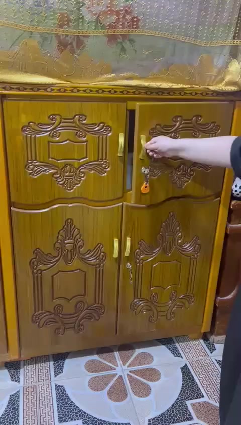 سلام عليكم أخوتي
مكاني ذي قار قضاء جبايش 

🌟بوفيه جديده صايرلها 15 يوم من سويتها كلش ثكيله وخشبها من هاذه نوعيه زينه🌟 طولها 3 أمتار رتفاعها أكثر من متر ونص بيها 12باب سعرها 550 💵 وبيها مجال ان شاءالله ألي أله رغبه بيها يتفضل خاص[ ***********]👇👇👇👇👇👇
