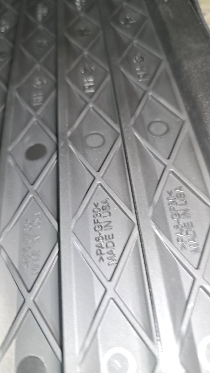 سلام عليكم
برده ترفرس موديل 2020_2023 بعدهي بحاله الوكاله 
ممشدوه جديده كامله مع الماطور سعرها 170 الف 
***********
